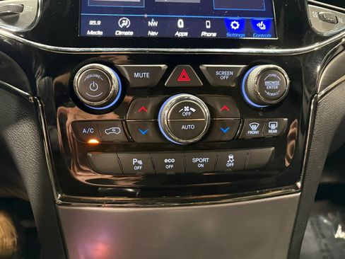Used 2020 Jeep Grand Cherokee Limited X AWD/4WD image 17