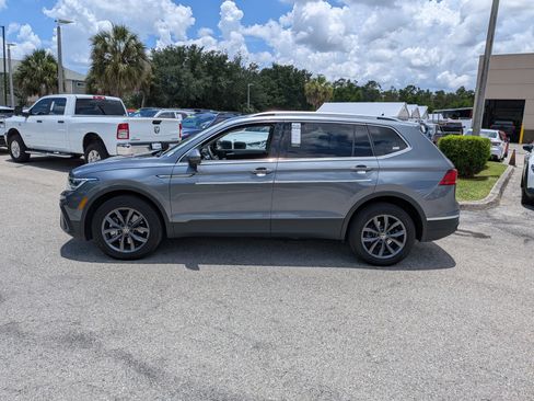 Used 2023 Volkswagen Tiguan SE FWD image 7