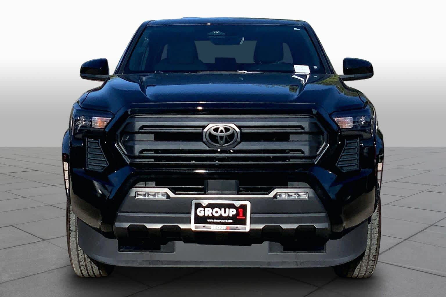 Used 2025 Toyota Tacoma SR5 AWD/4WD image 4