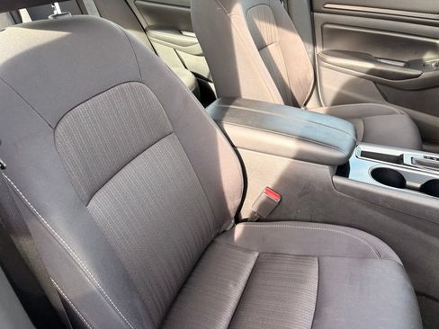 Certified 2024 Nissan Altima 2.5 SV FWD image 10