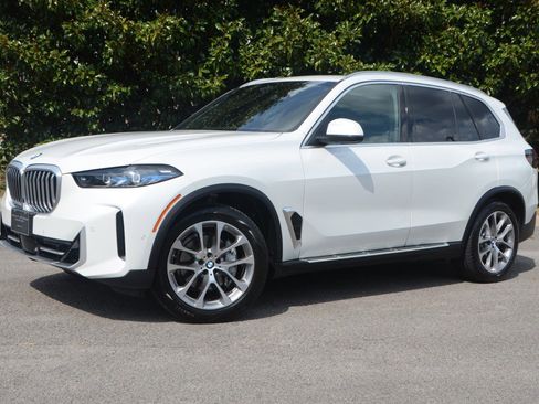 Used 2025 BMW X5 xDrive40i w/ Climate Comfort Package image 5
