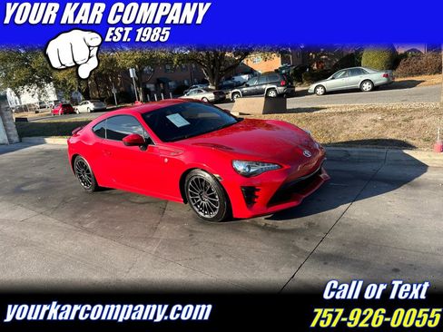 Used 2017 Toyota 86 image 1