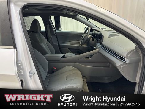 Used 2025 Hyundai Elantra SEL FWD image 18