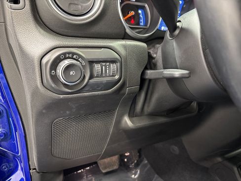 Used 2018 Jeep Wrangler Unlimited Sahara image 22