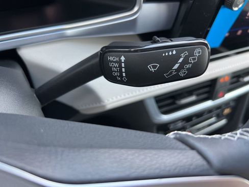 New 2026 Volkswagen Taos SE FWD image 37
