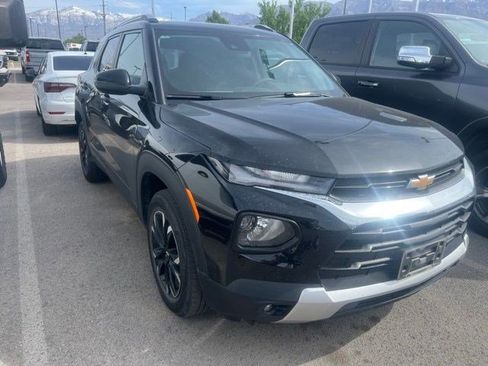 Used 2023 Chevrolet TrailBlazer LT image 2