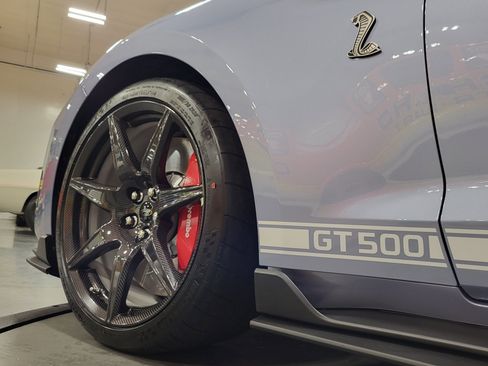 Used 2022 Ford Mustang Shelby GT500 w/ Carbon Fiber Track Pack image 8