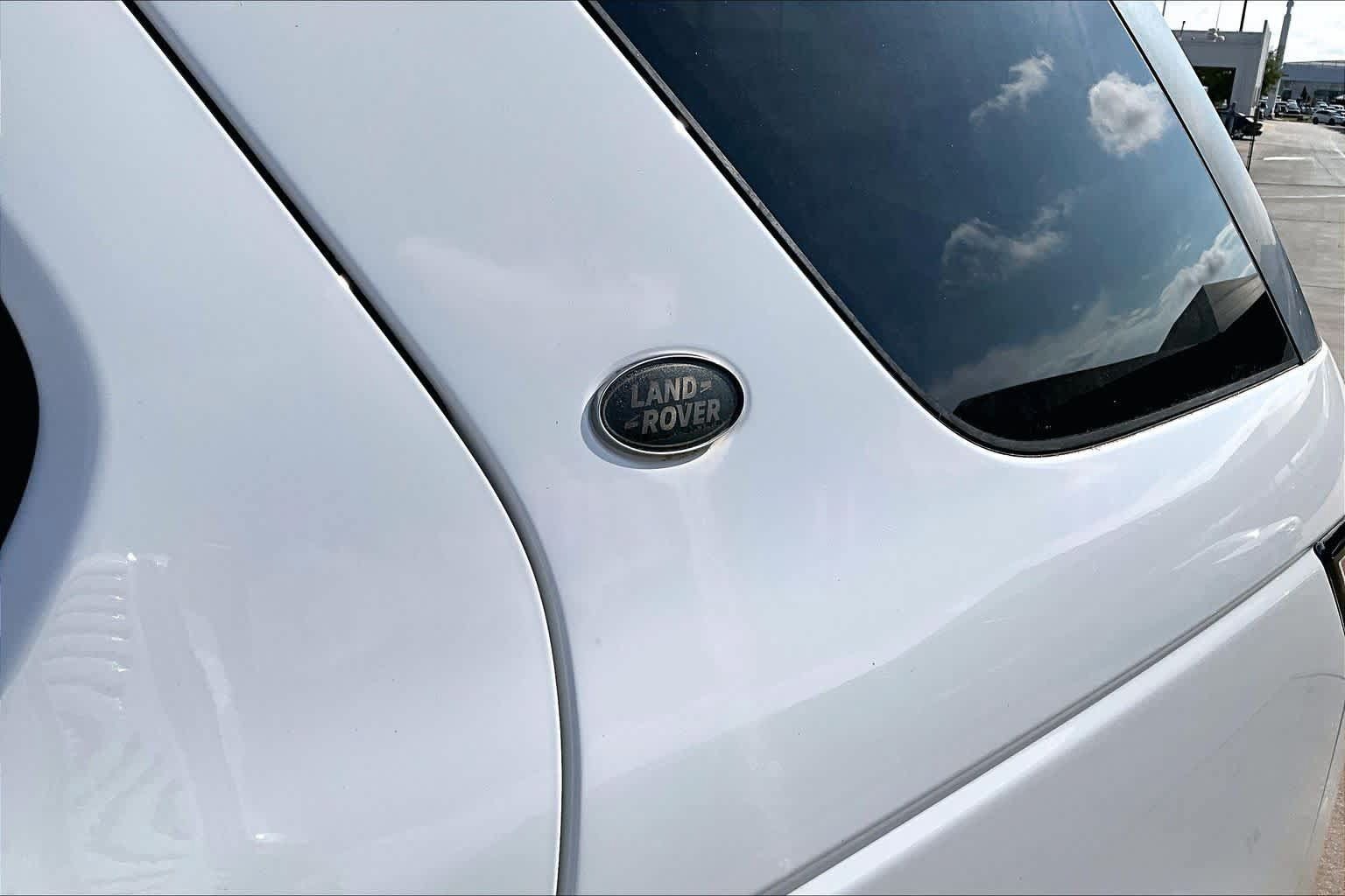 Used 2018 Land Rover Discovery Sport SE AWD/4WD image 30