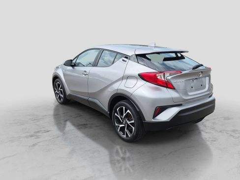 Used 2019 Toyota C-HR XLE FWD image 6