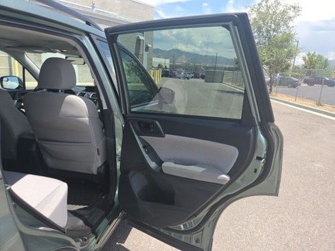 Used 2018 Subaru Forester 2.5i Premium w/ All-Weather Package AWD/4WD image 17