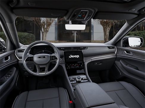 New 2025 Jeep Grand Cherokee Overland w/ Luxury Tech Group IV image 14