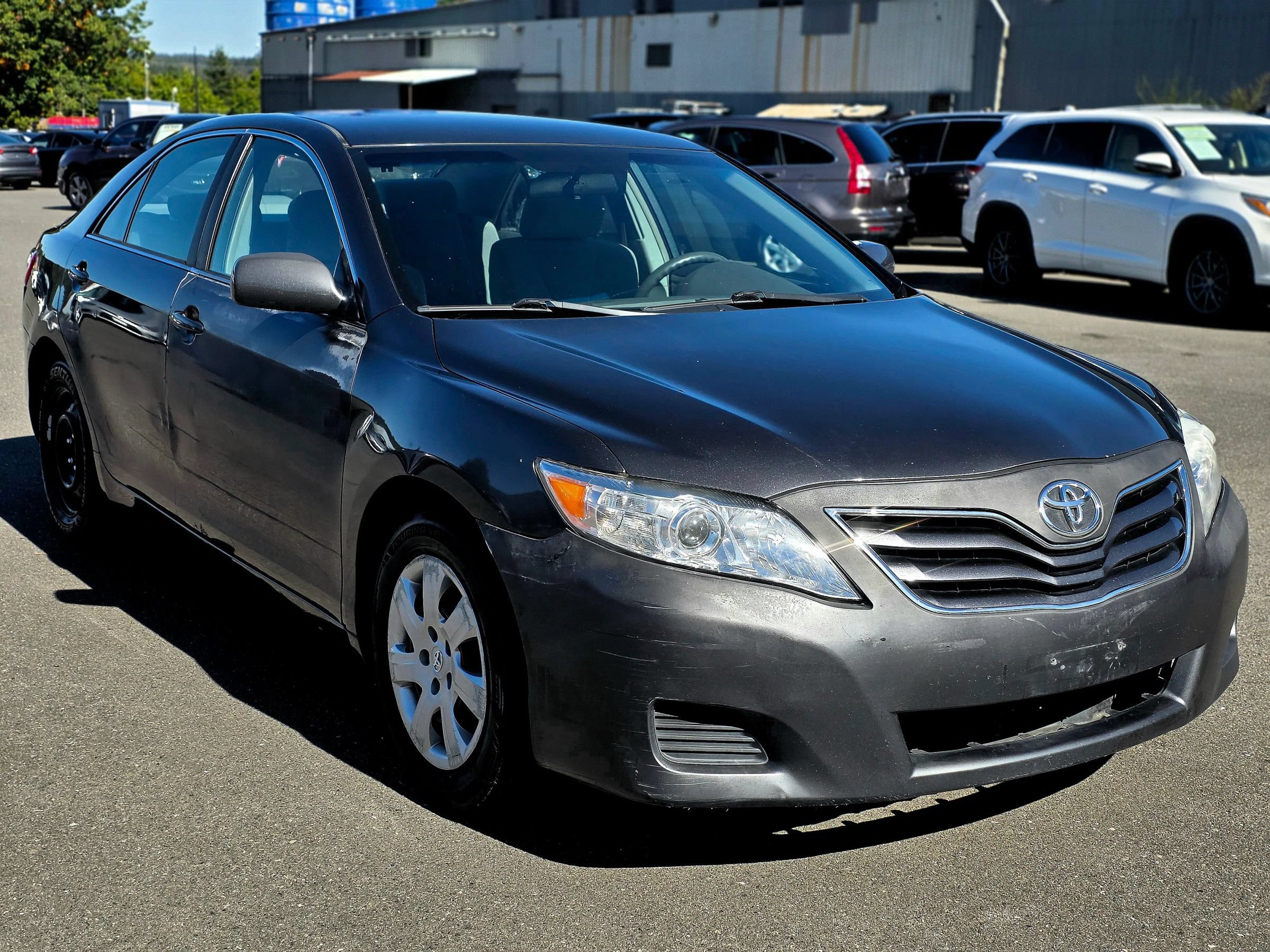 Used 2010 Toyota Camry LE FWD image 1