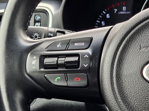 Used 2017 Kia Sorento SX image 19