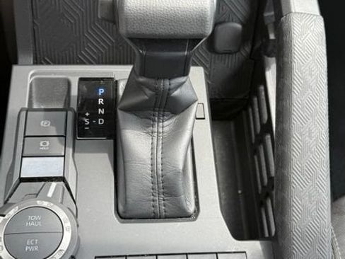 Used 2025 Toyota Tacoma SR5 AWD/4WD image 29
