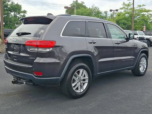 Certified 2017 Jeep Grand Cherokee Laredo w/ Quick Order Package 23E AWD/4WD image 4