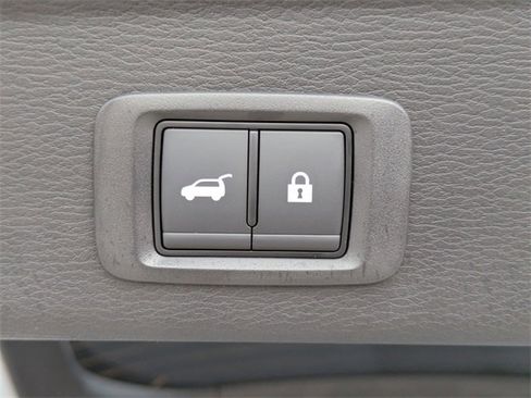 New 2025 Mitsubishi Outlander SE image 13