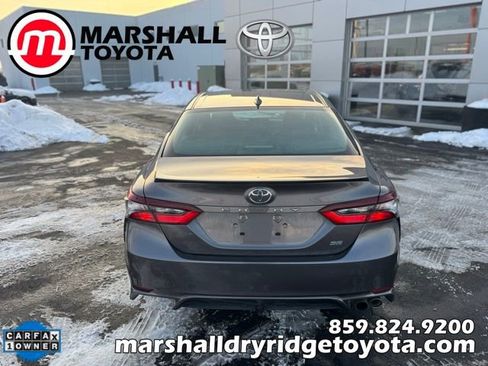 Used 2023 Toyota Camry SE image 4