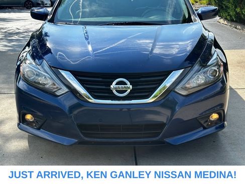 Used 2017 Nissan Altima 2.5 SR FWD image 8