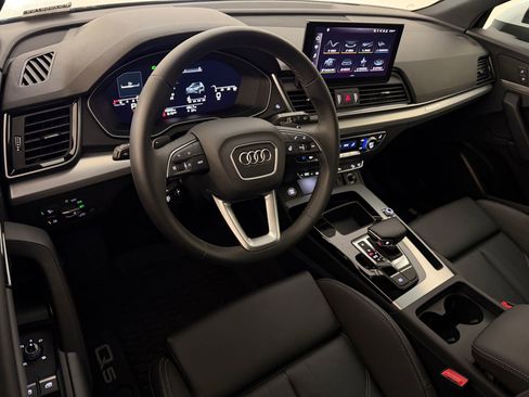 Certified 2025 Audi Q5 2.0T Premium w/ Convenience Plus Package AWD/4WD image 4