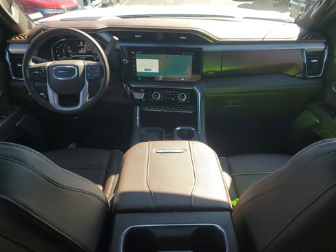 Used 2025 GMC Sierra 2500 Denali w/ Denali Reserve Package image 14