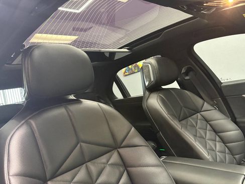 Used 2025 BMW 740i w/ Premium Package image 82