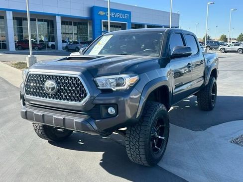 Used 2019 Toyota Tacoma TRD Sport AWD/4WD image 31
