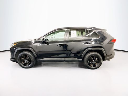 Used 2021 Toyota RAV4 XLE FWD image 4