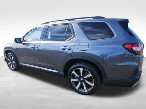 Certified 2023 Honda Pilot Touring image 10