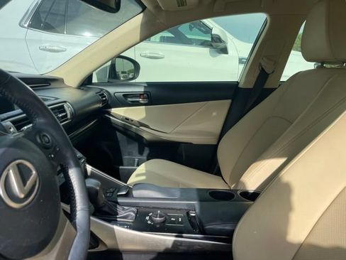 Used 2014 Lexus IS 250 w/ Navigation Package RWD image 9