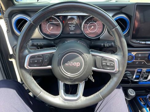 Used 2020 Jeep Wrangler Unlimited Sahara AWD/4WD image 8