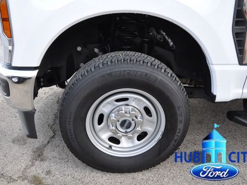 Used 2024 Ford F250 XL w/ XL Chrome Package AWD/4WD image 9