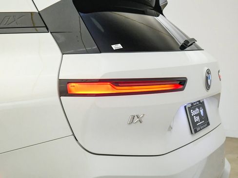 Used 2026 BMW iX xDrive60 AWD/4WD image 12