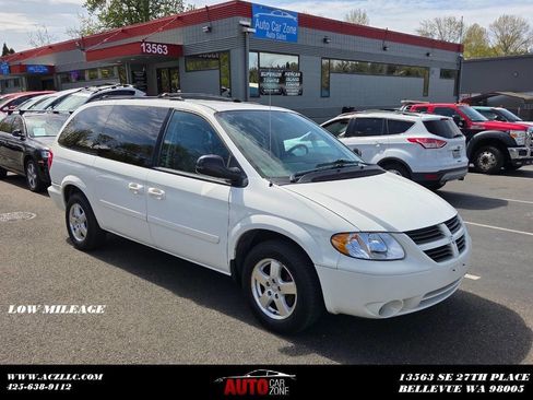 Used 2006 Dodge Grand Caravan SXT image 1