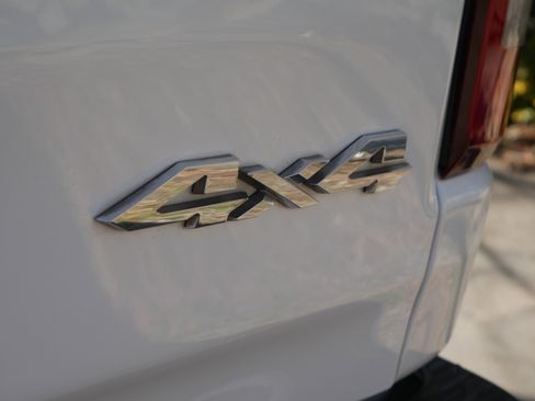 Used 2019 RAM 1500 Limited w/ Body Color Bumper Group image 24