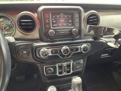 Used 2020 Jeep Wrangler Unlimited Sport AWD/4WD image 28