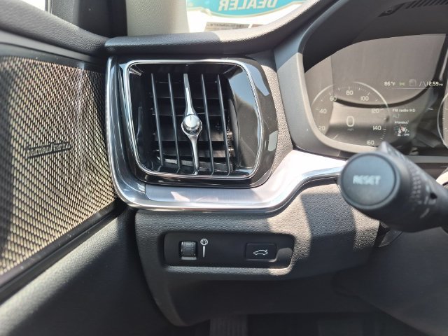 Used 2020 Volvo V60 T5 Cross Country AWD/4WD image 20