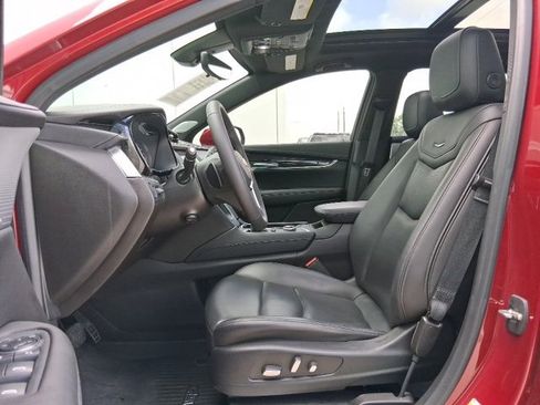 Used 2022 Cadillac XT5 Premium Luxury w/ LPO, ONYX Package image 14