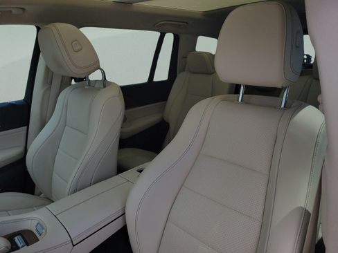 Used 2022 Mercedes-Benz GLS 450 4MATIC image 18