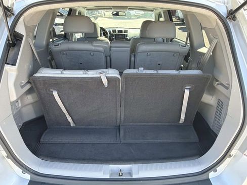 Used 2013 Toyota Highlander Limited image 18
