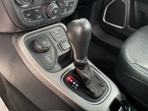 Used 2019 Jeep Compass Latitude w/ Popular Equipment Group image 17