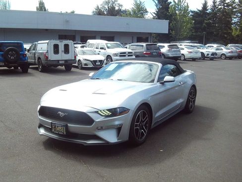 Used 2018 Ford Mustang Premium RWD image 1