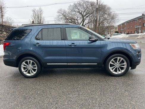 Used 2018 Ford Explorer XLT w/ Equipment Group 202A AWD/4WD image 6