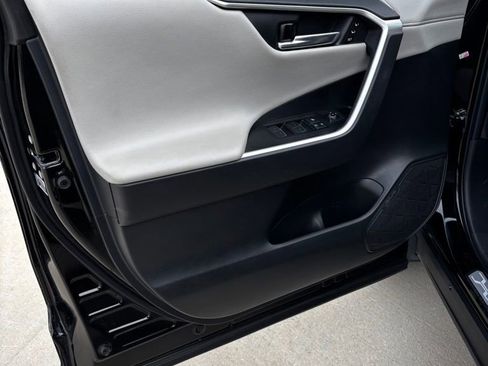 Used 2024 Toyota RAV4 Limited image 9