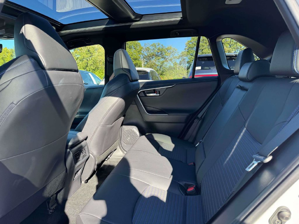 Used 2022 Toyota RAV4 XSE AWD/4WD image 13