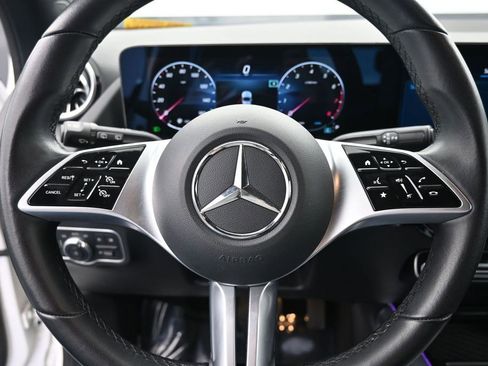 Used 2025 Mercedes-Benz GLA 250 image 28