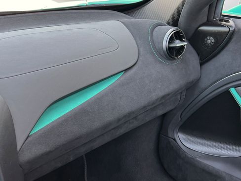 Used 2024 McLaren 750S Spider RWD image 33