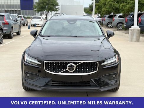 Certified 2025 Volvo V60 B5 Cross Country Plus AWD/4WD image 5