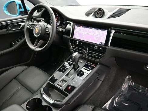 Used 2023 Porsche Macan image 28