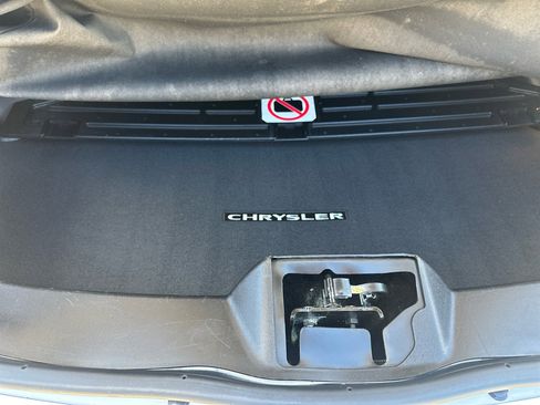 Used 2014 Chrysler 200 Touring image 16