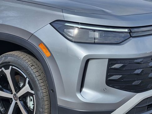 New 2026 Volkswagen Tiguan SE AWD/4WD image 28
